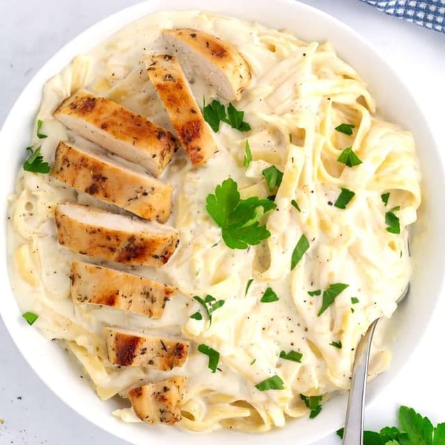 Chicken Alfredo.